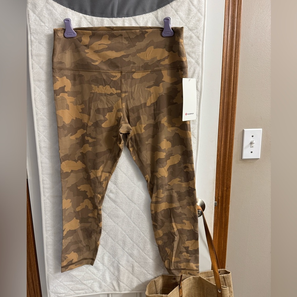 Lululemon Align HR pant leggings 25” 16 camo
